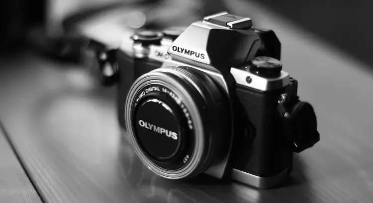 Er USB-C-opladning nok til et spejlløst kamera på rejsen?