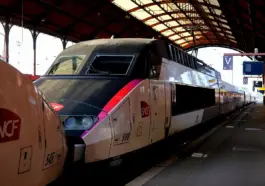 Hvordan bestiller jeg billige togbilletter i Frankrig?