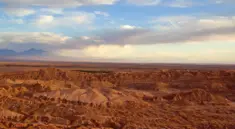 Oplev ørkenens farver i Atacama: fra stjernehimmel til saltsletter