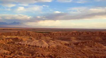 Oplev ørkenens farver i Atacama: fra stjernehimmel til saltsletter
